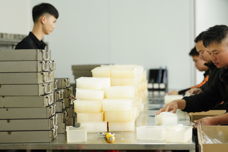 Guangzhou Poseidon Material Technology Co., Ltd. manufacturer production line